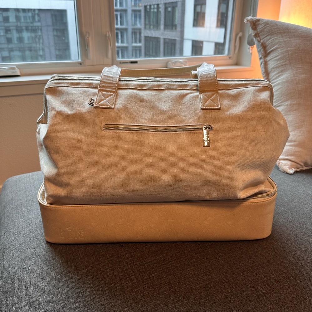 Beis Weekender in Beige